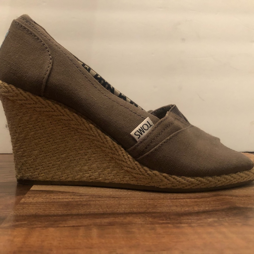 Tom’s wedge espadrilles